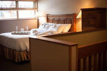 Hotel Resortquest At Placid Whistler