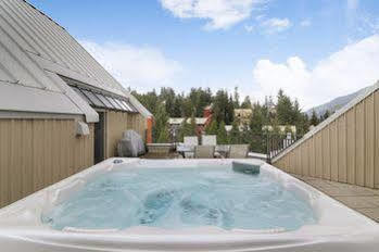 Resortquest At Placid 2*