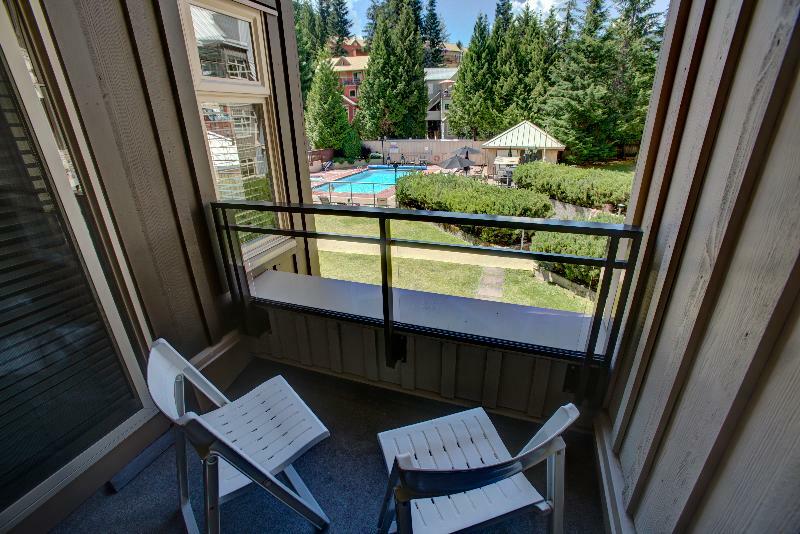 Resortquest At Placid Hotel Whistler